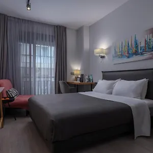 Galleries Elegant דירה